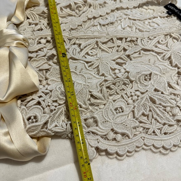 Adrienne Landau Cream Lace Top with Silk Sash Beautiful Medium - Picture 3 of 4